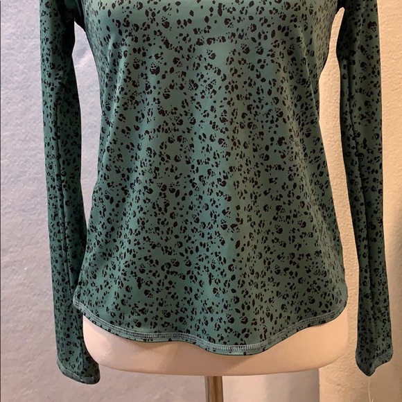 Animal Print Long-sleeve Rashguard - Picture 3 of 13
